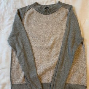 Gap sweater